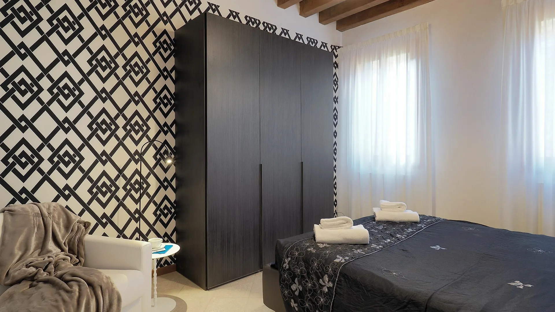 Venetian Style 3 Apartment