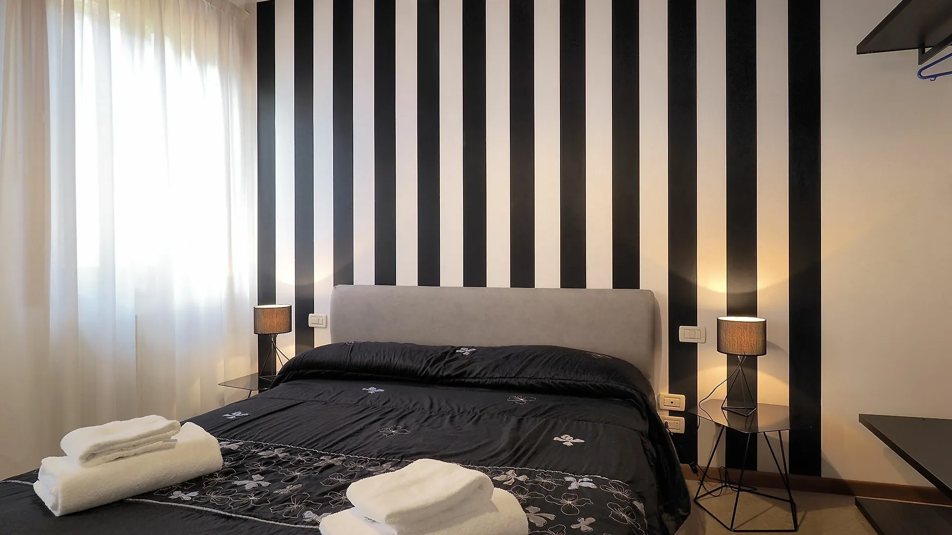 Venetian Style 3 Apartment